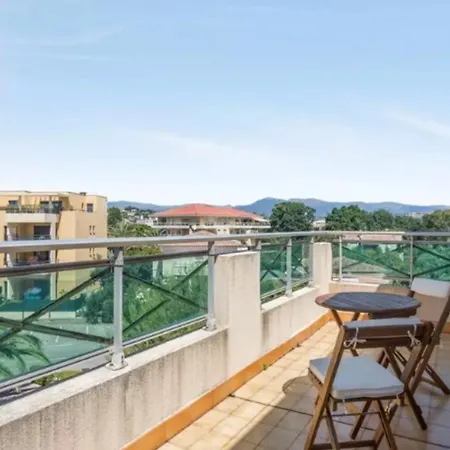 Апартаменты Hesperides Furnished Антиб